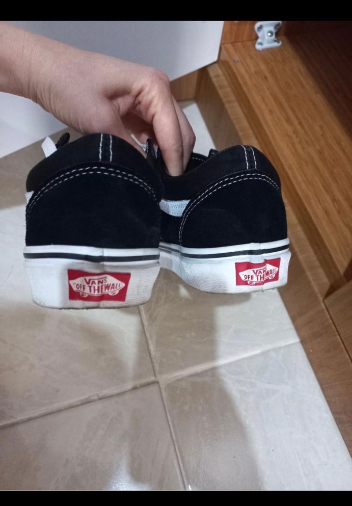 Vans Düz Tabanlı Siyah Beyaz Günlük Spor Ayakkabı - Görsel 4