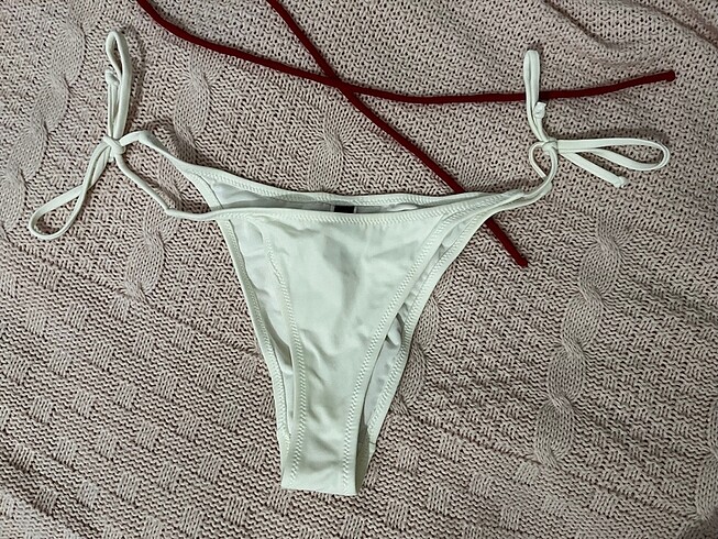 beyaz bikini alti milla