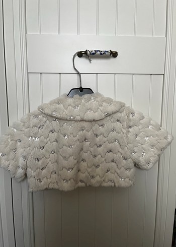 Beyaz Kürklü Kız Bolero - Görsel 3