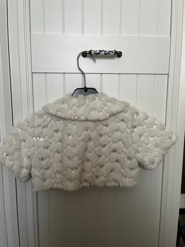 Beyaz Kürklü Kız Bolero - Görsel 3