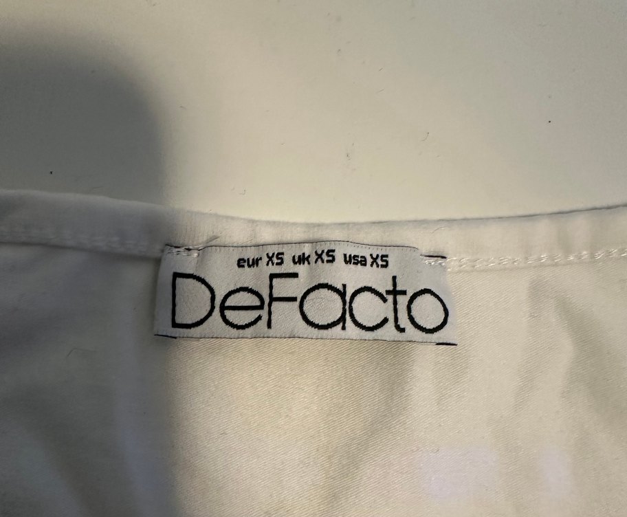 Beyaz Kısa Kollu fiyonklu tişört - Görsel 2