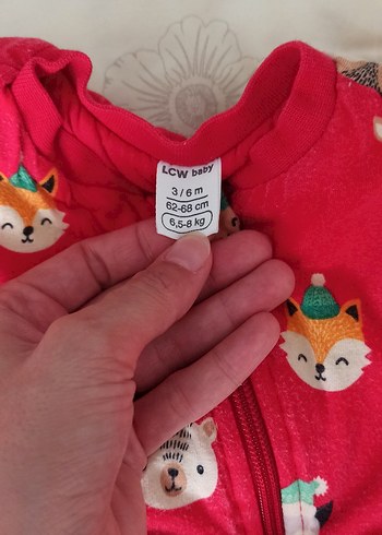 Kız Bebek Kırmızı Kürklü Desenli Tulumu - Görsel 2