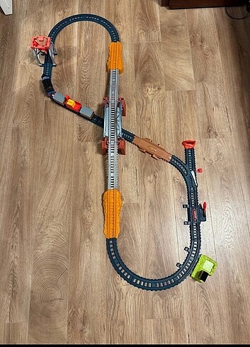 Thomas ve arkadaşları 3 ü 1 arada kargo macerası 