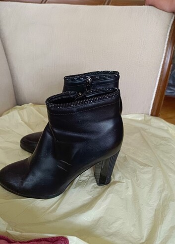 Krıste Bell Krıste Bell Marka bot