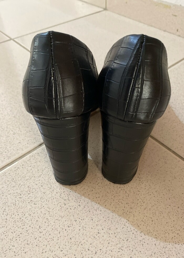 Yepyeni ayakkabı - Görsel 2