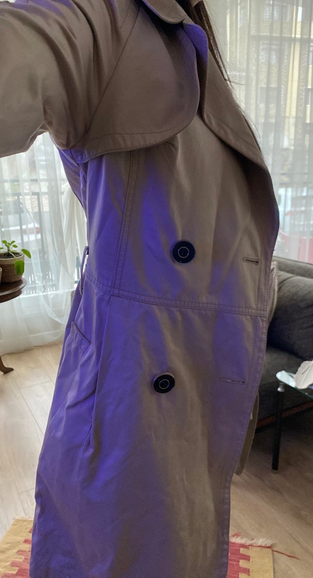 Parlak  İri Düğmeli Midi Kadın Trençkot - Görsel 4