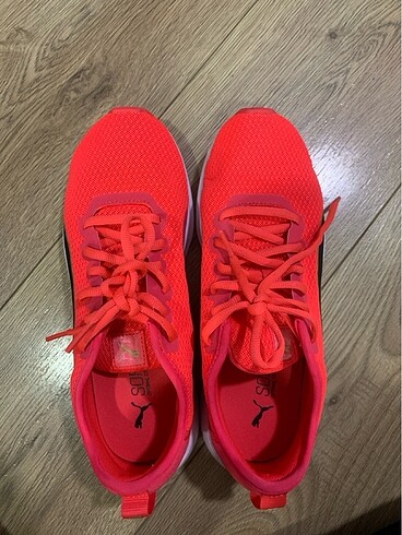 38,5 Beden kırmızı Renk Puma Accent Kadın koşu ayakkabısı