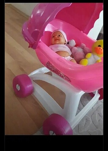 Oyuncak bebek arabası