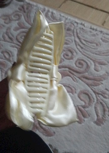 Parlak Beyaz Saten Fiyonk Saç Aksesuarı - Görsel 3
