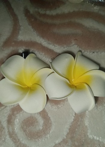 Beyaz Yumuşak Çiçekli Saç Tokası - Görsel 2