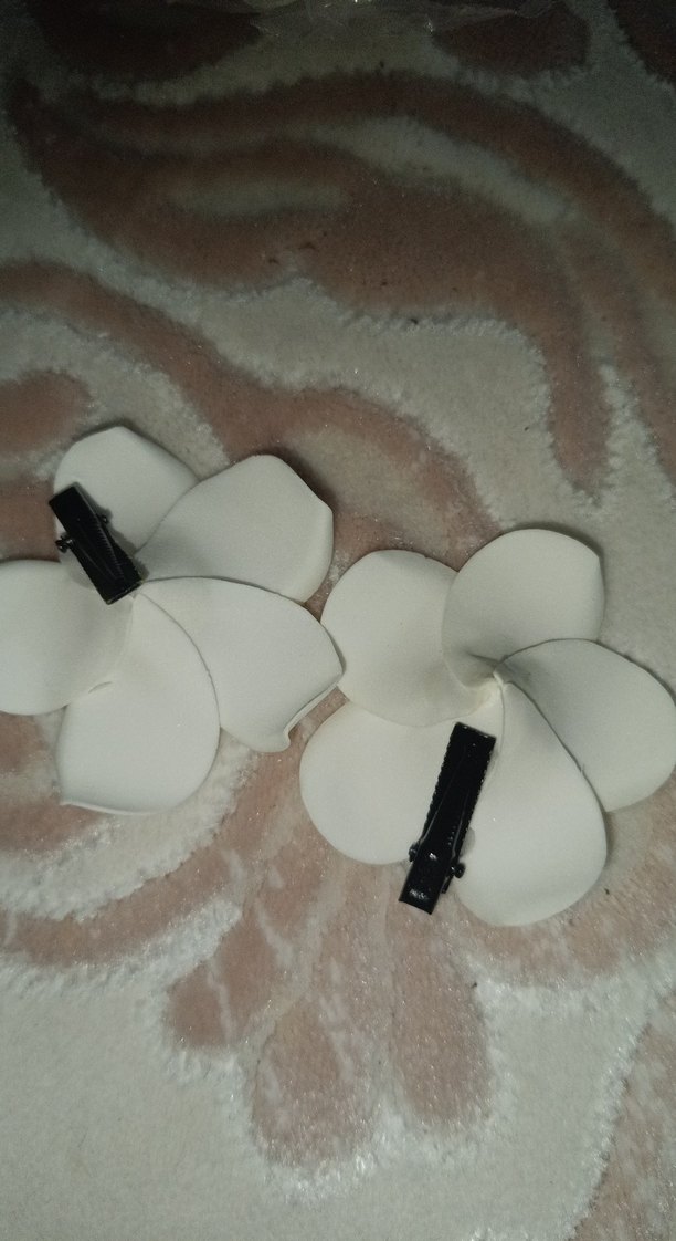 Beyaz Yumuşak Çiçekli Saç Tokası - Görsel 3