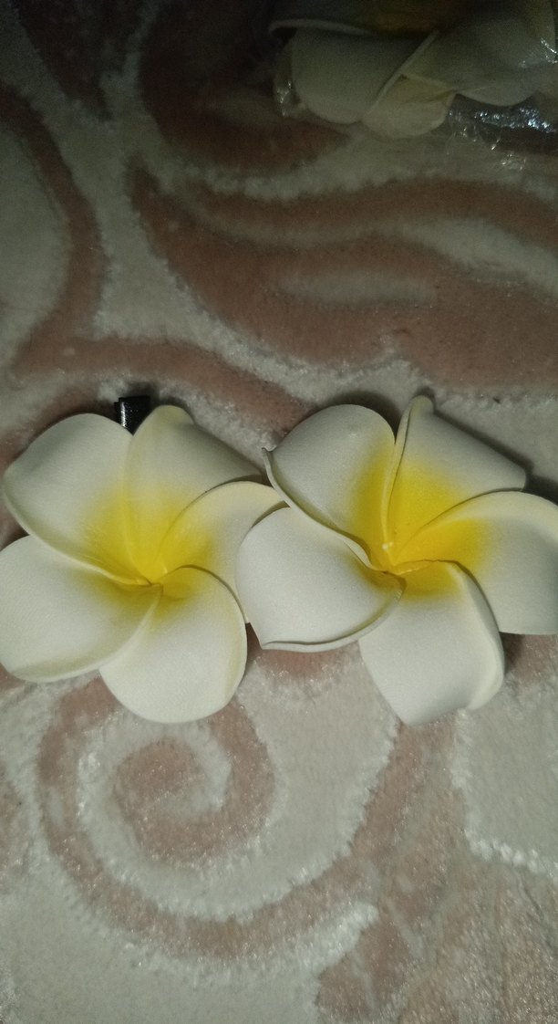 Beyaz Yumuşak Çiçekli Saç Tokası - Görsel 2