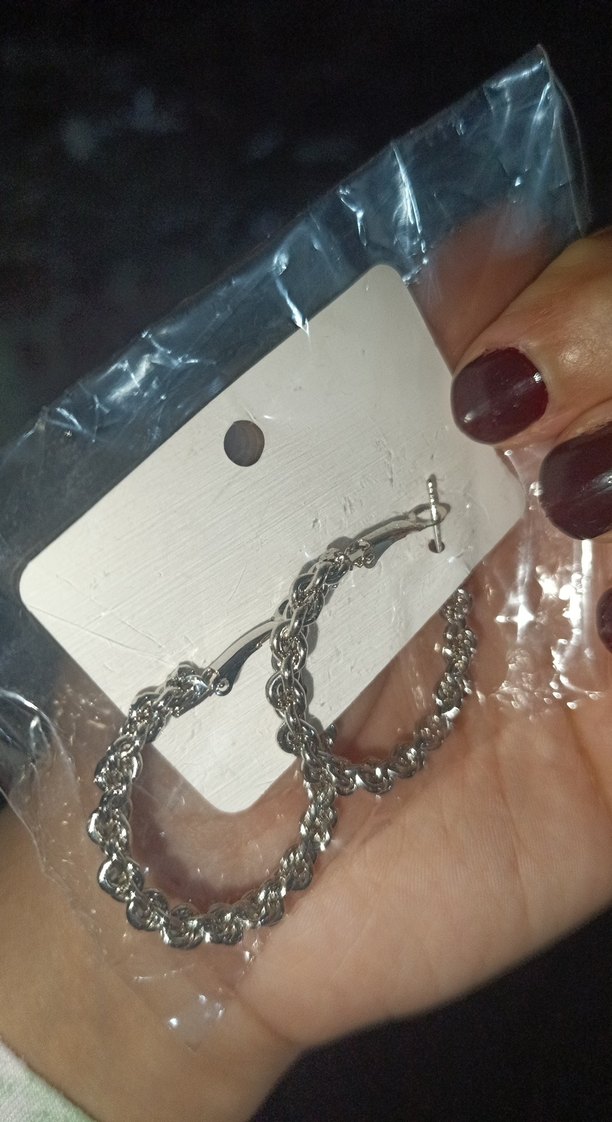 Zincir Detaylı Gold Midi Halka Küpe - Görsel 3