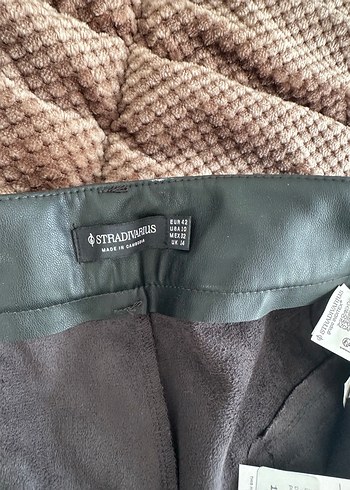 Siyah Deri Kemerli Mini Şort - Görsel 3