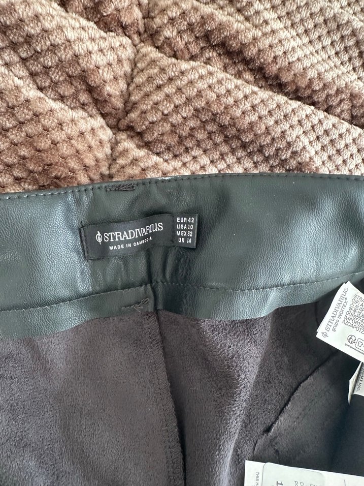 Siyah Deri Kemerli Mini Şort - Görsel 3