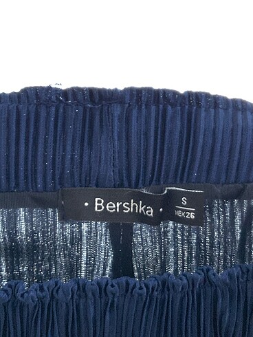s Beden lacivert Renk Bershka Mini Şort %70 İndirimli.