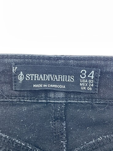34 Beden siyah Renk Stradivarius Jean / Kot %70 İndirimli.