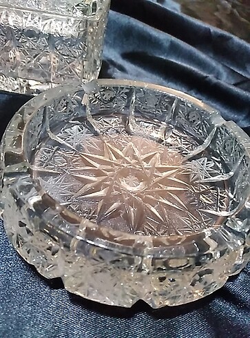Diğer Kristal kül tablası