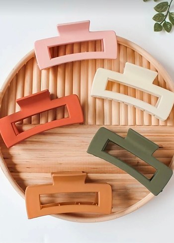 Pastel Renkli Plastik Tokalar - Minimalist Tasarım