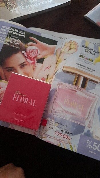 Floral oriflame 
