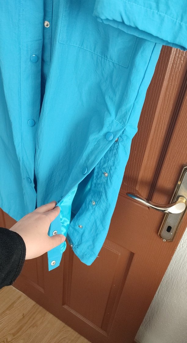 Mavi Uzun Sokak Stili Kadın Yağmurluk - Görsel 3