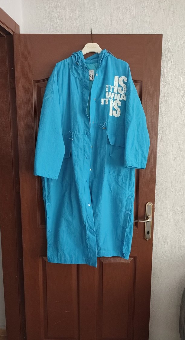 Mavi Uzun Sokak Stili Kadın Yağmurluk - Görsel 2