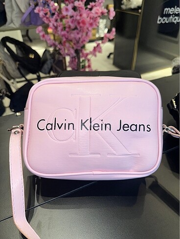 Calvin Klein askılı çanta