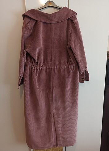 Pembe trençkot 