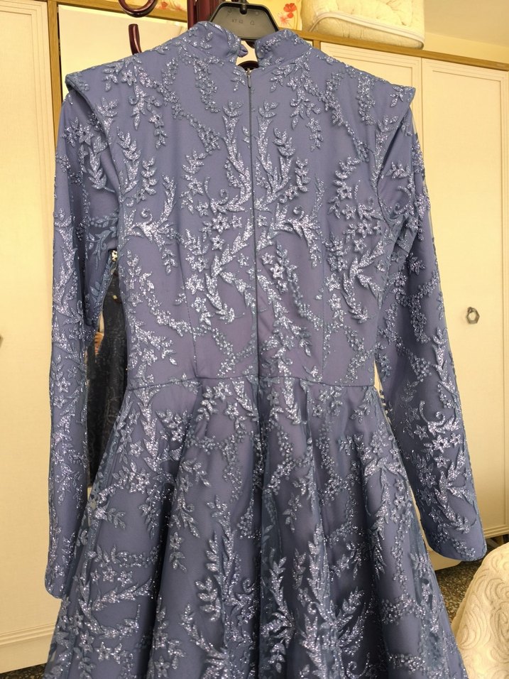 Uzun Kollu İşlemeli Mor Kadın Abiye Elbise - Görsel 2