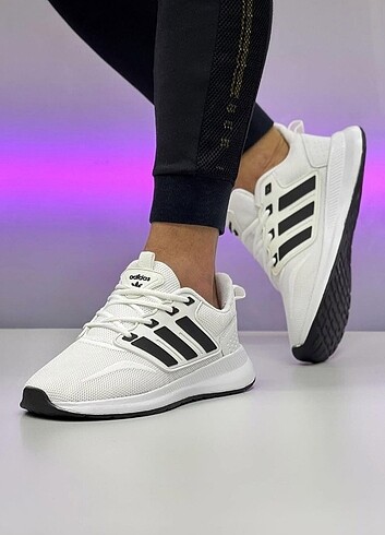 Adidas spor ayakkabı 
