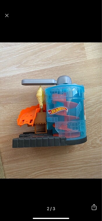 Hot wheels asansörlü oyuncak