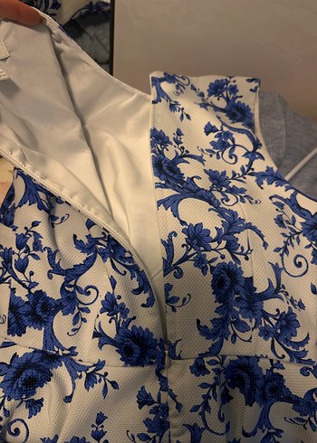 Mavi Çiçek Desenli Dantelli Kolsuz Bluz - Görsel 5