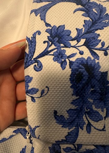 Mavi Çiçek Desenli Dantelli Kolsuz Bluz - Görsel 6