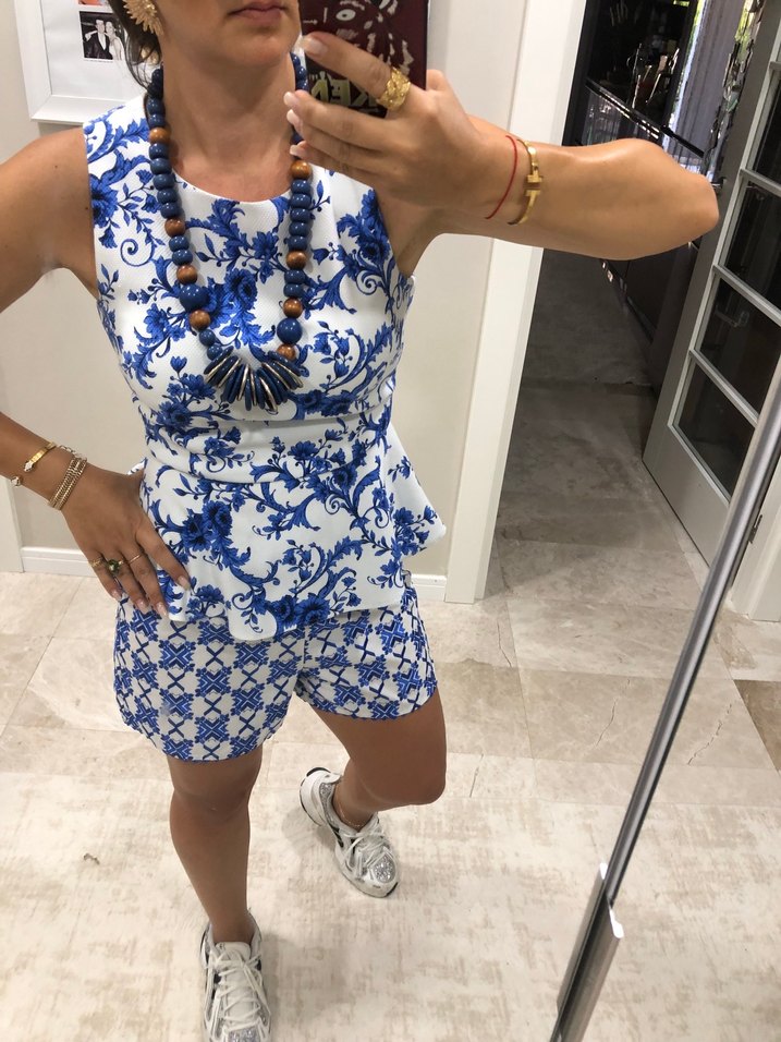 Mavi Çiçek Desenli Dantelli Kolsuz Bluz - Görsel 2