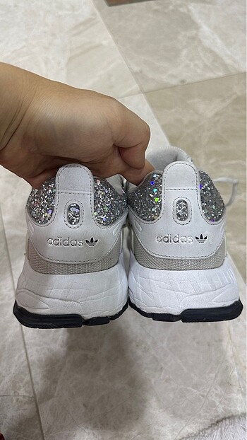 39,5 Beden Adidas spor ayakkabısı
