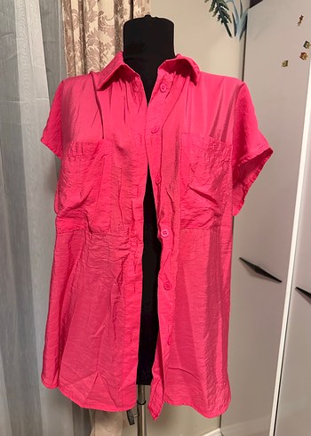 40 Beden pembe Renk Düğmeli V Yaka Kısa Kollu Mini Pembe Gömlek
