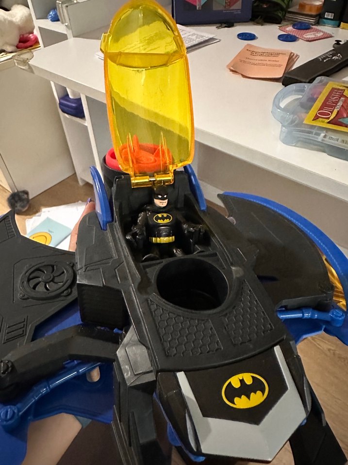 Batman Temalı Mavi Kanatlı Aksiyon Figürü - Görsel 3