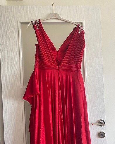 Kırmızı Abiye - Görsel 3