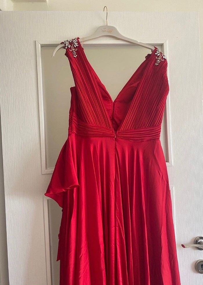 Kırmızı Abiye - Görsel 3