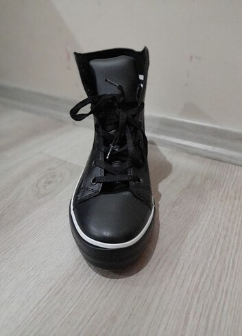 Diğer Convers Modeli Ayakkabı 