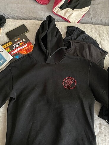 Sweatshirt