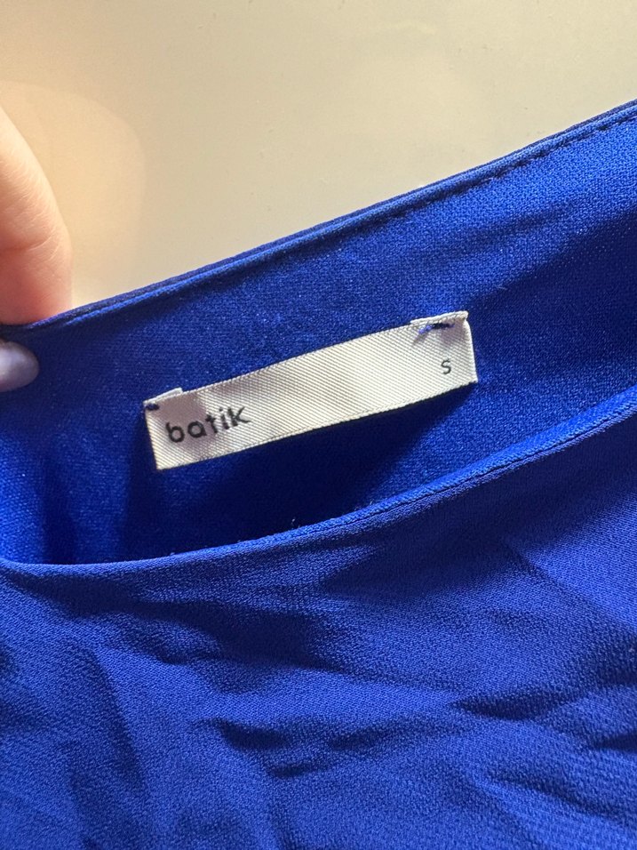 Mavi V Yaka Dökümlü Elbise - Görsel 5