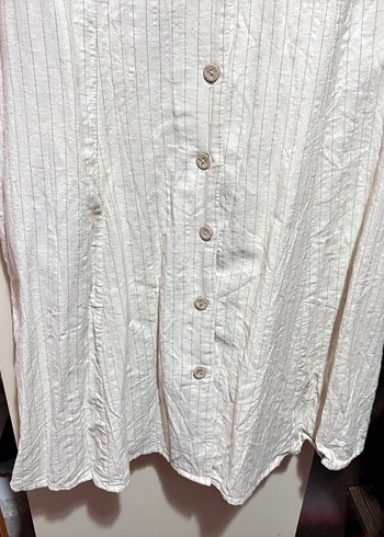 Düğmeli Kolsuz Beyaz Keten Elbise - Görsel 4