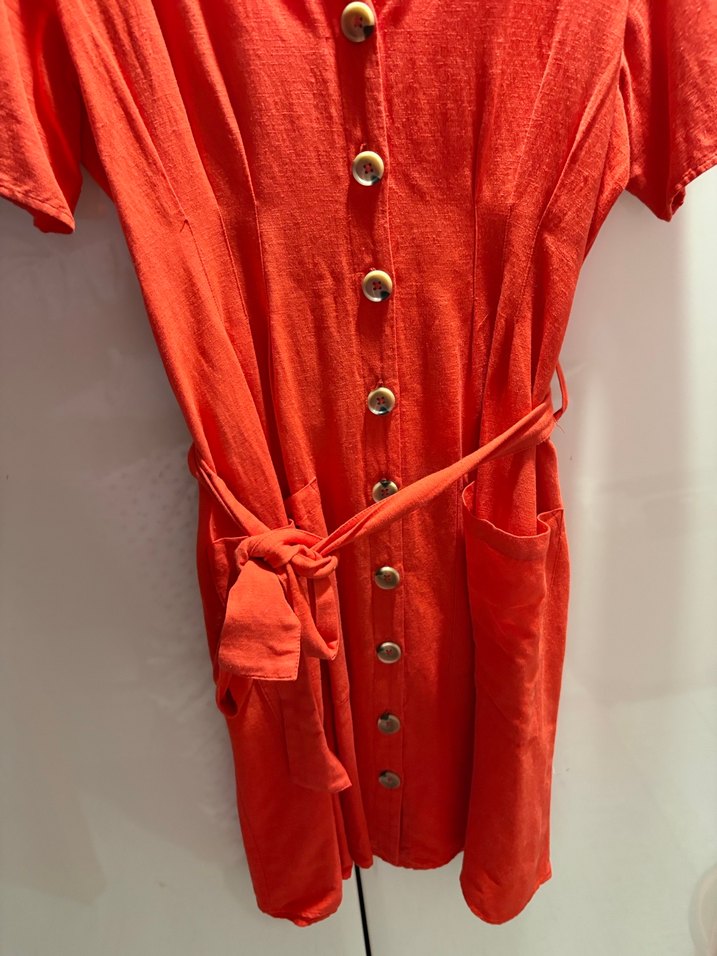 Kırmızı Düğmeli Midi Keten Elbise - Görsel 4