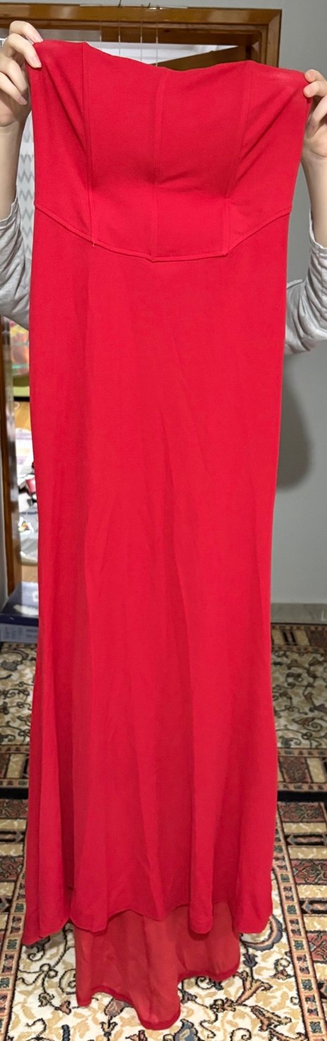 abiye kırmızı straplez uzun kuyruklu elbise - Görsel 3