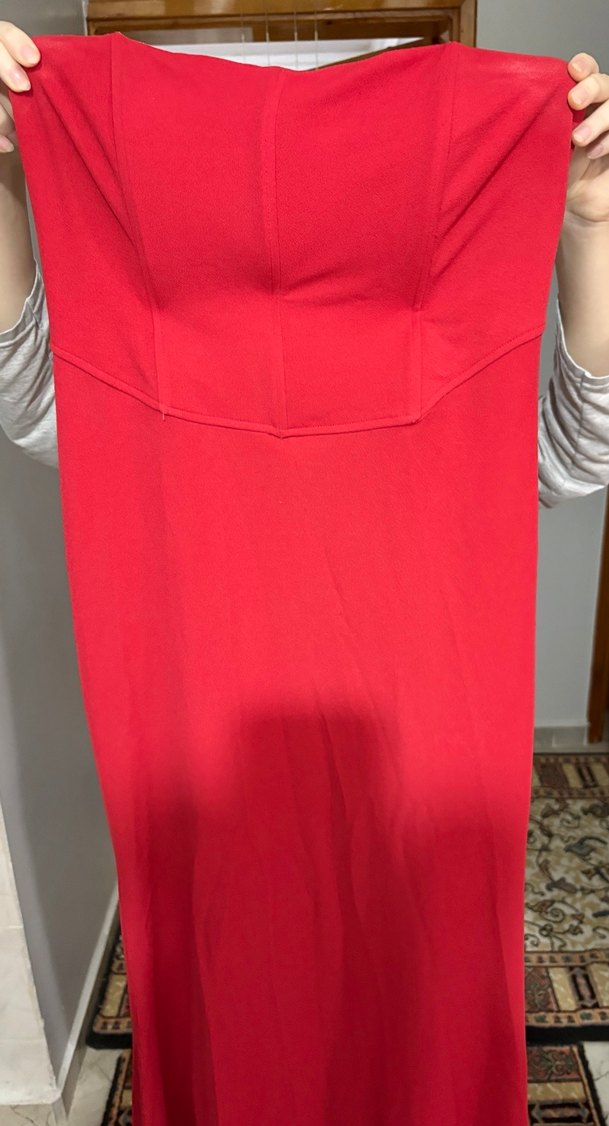 abiye kırmızı straplez uzun kuyruklu elbise - Görsel 2