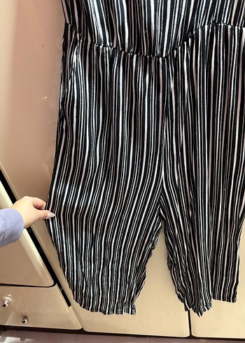 V Yakalı Çizgili Midi Tulum - Görsel 3