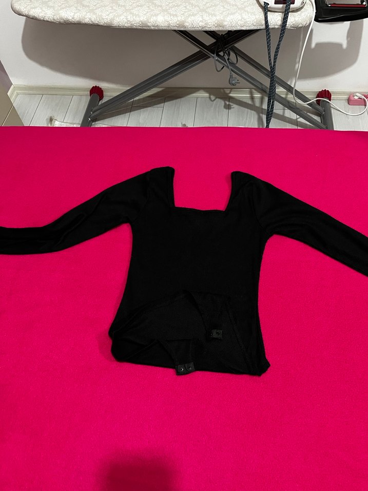 siyah fitilli çıt çık kare yaka badi - Görsel 3