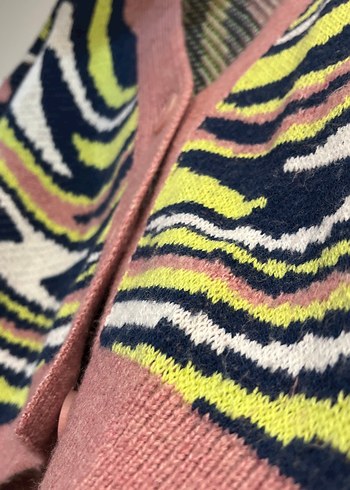 crop hırka - Görsel 4