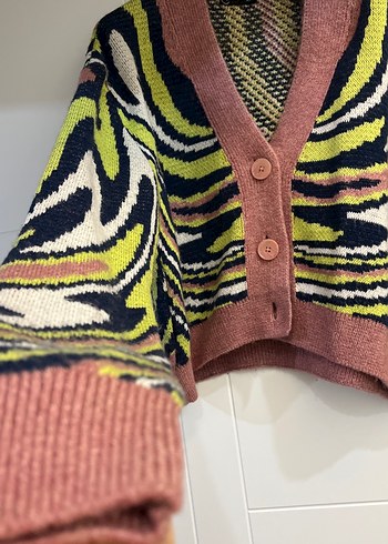 crop hırka - Görsel 2